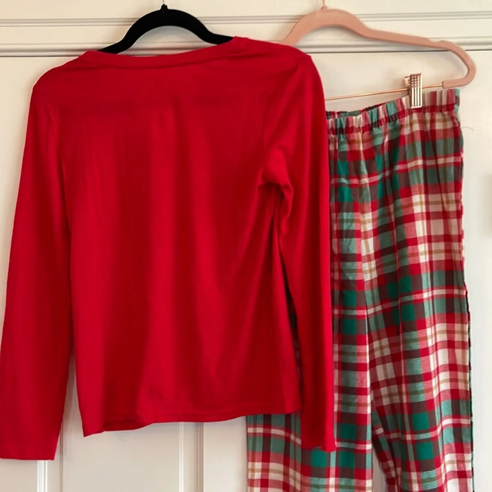 NWOT Feliz Navidad and Plaid set- Christmas holiday Jammies For Your Families